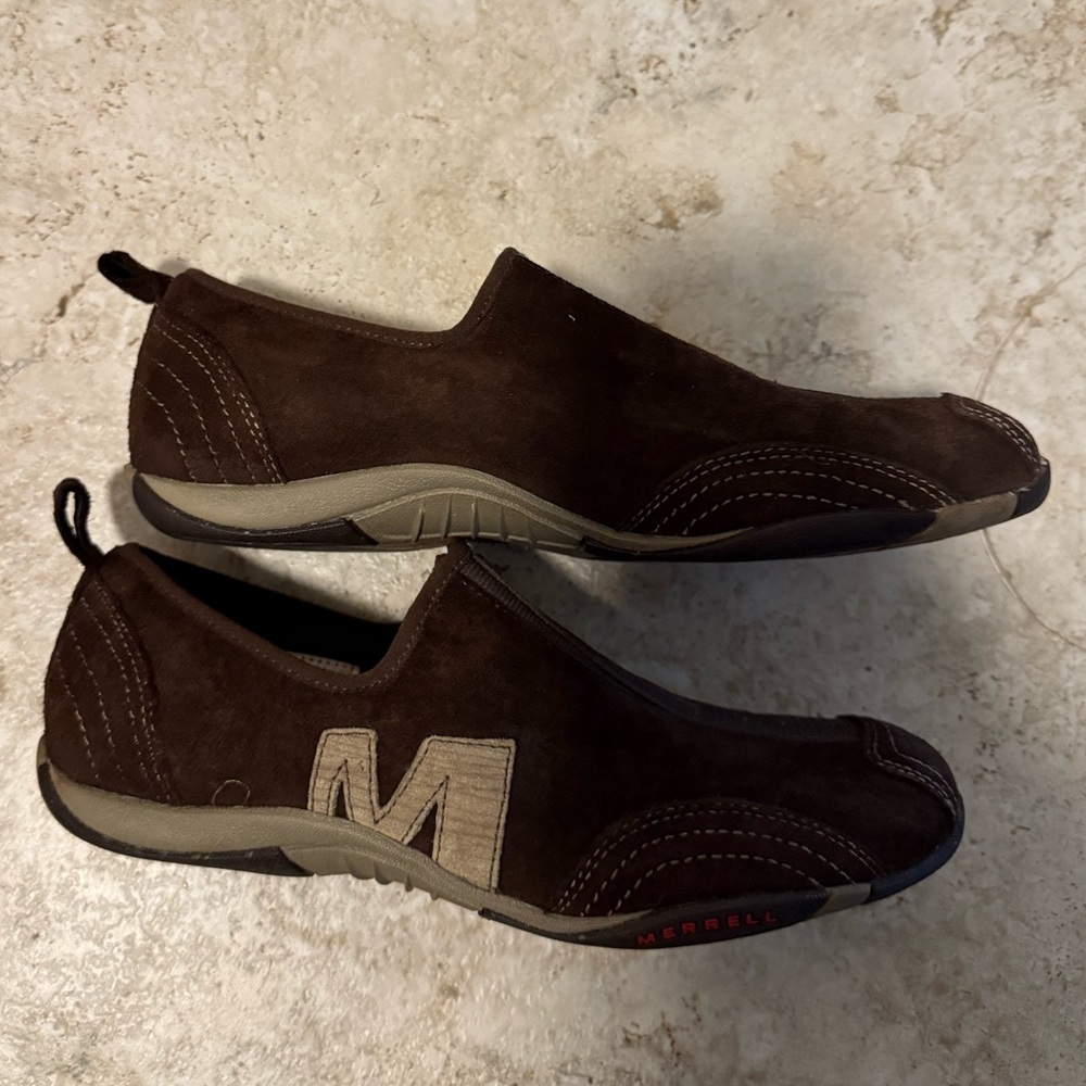 Merrell Barrado Casual Slip On shoes in Leather Chestnut (Dark Chocolate Brown)